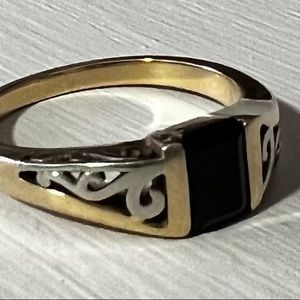 Two-tone 14k with Onyx stone